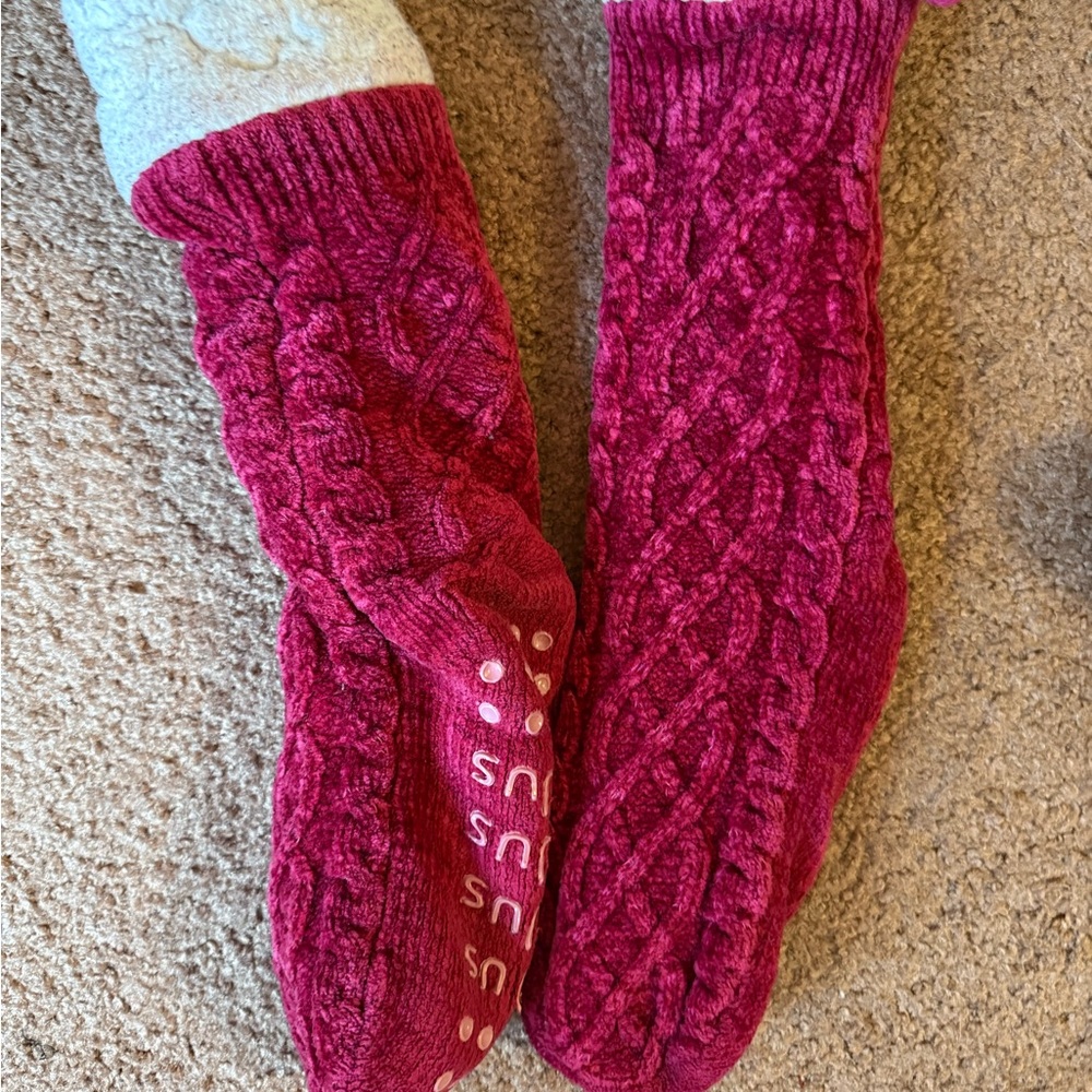 Cuddl Duds Pink Cable Knit Socks